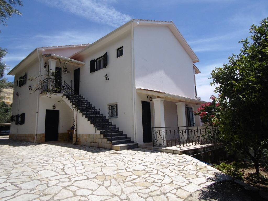 Villa Elli Panoramic View Ipsos Bilik gambar